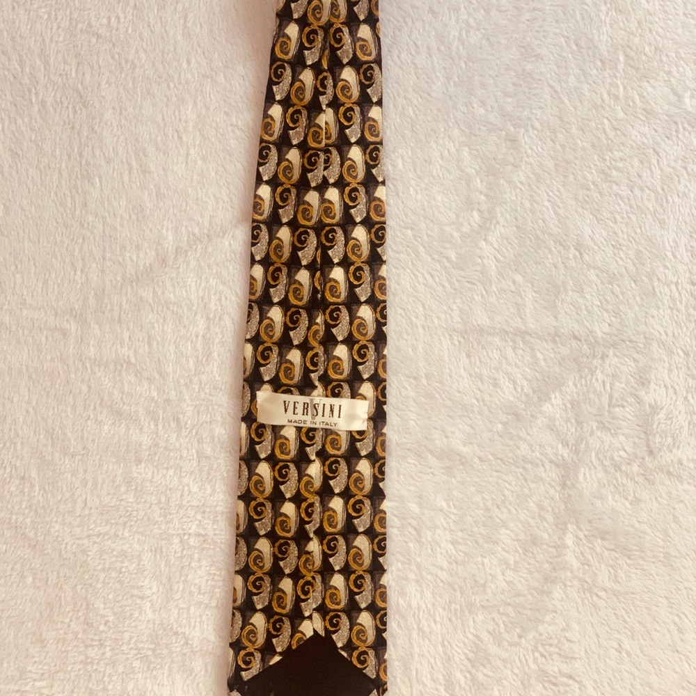 Men’s dress tie